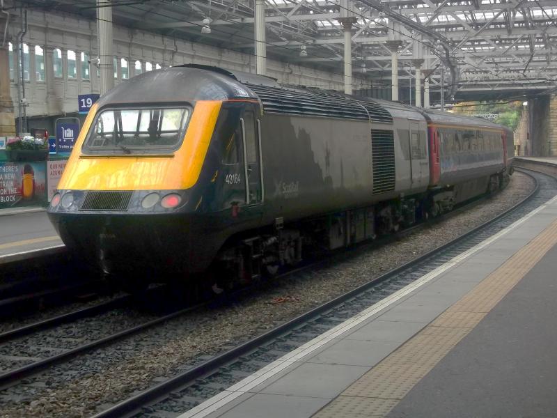 Photo of 43164 at Edinburgh Waverley