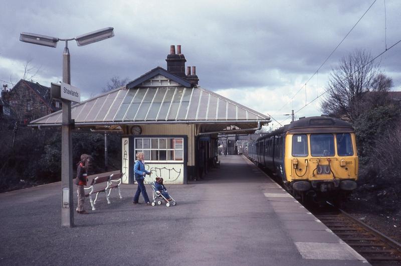 Photo of 303085 at Shawlands