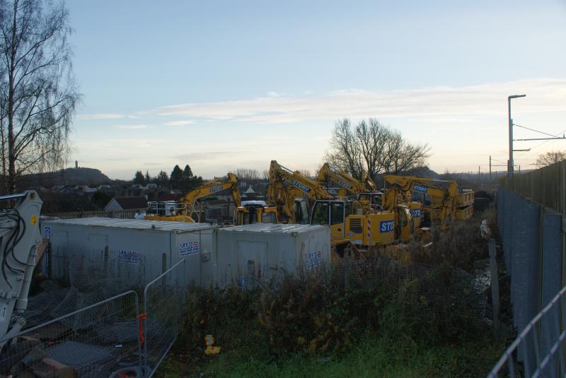 Photo of A very congested NR Bridge of Allan Compound