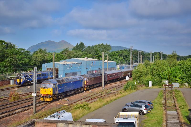 Photo of 47813 & 47854