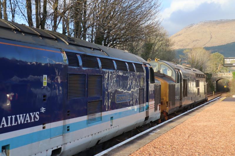 Photo of 37266 + 37425 (Concrete Bob) @ Taynuilt