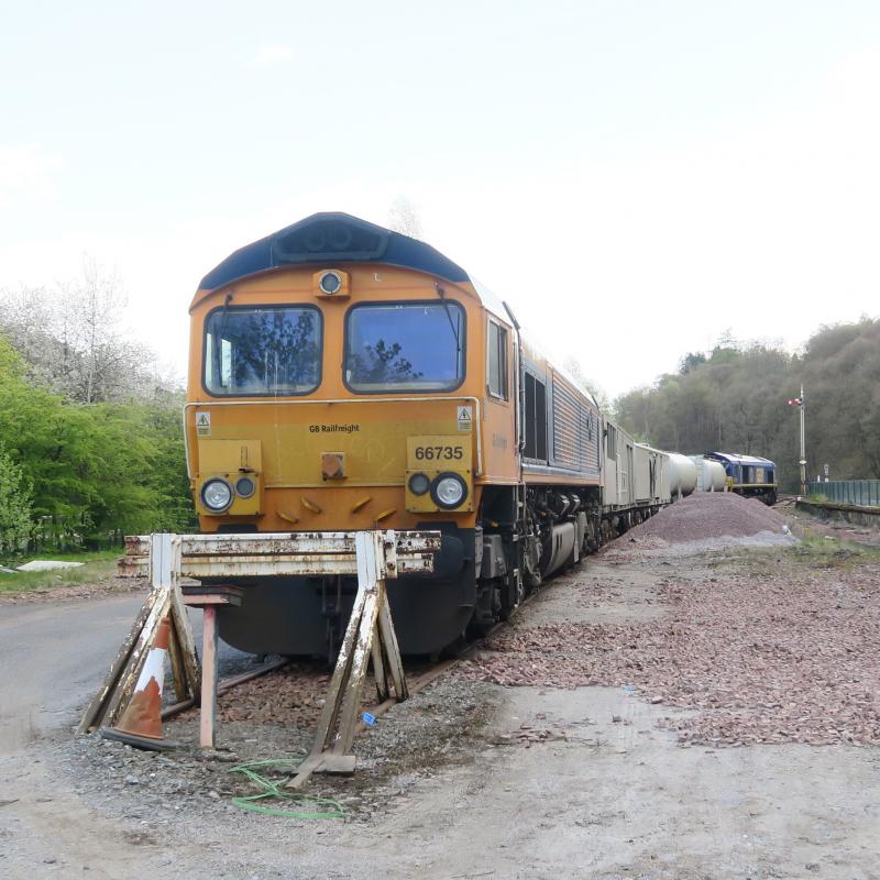 Photo of 3Q00 Bayer Weed Spray Trains (66s T&T)