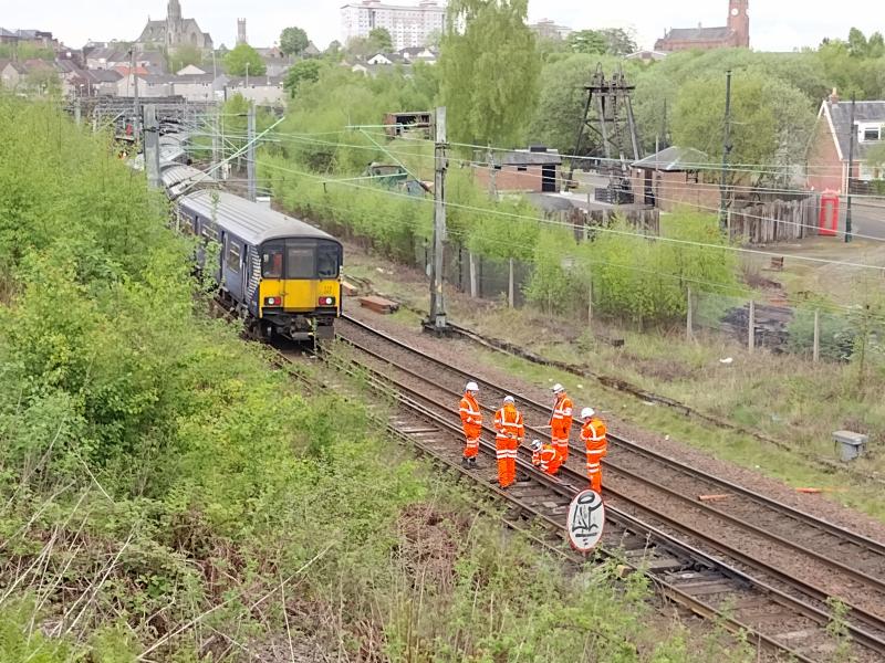 Photo of 318265 derailed at Sunnyside Junction