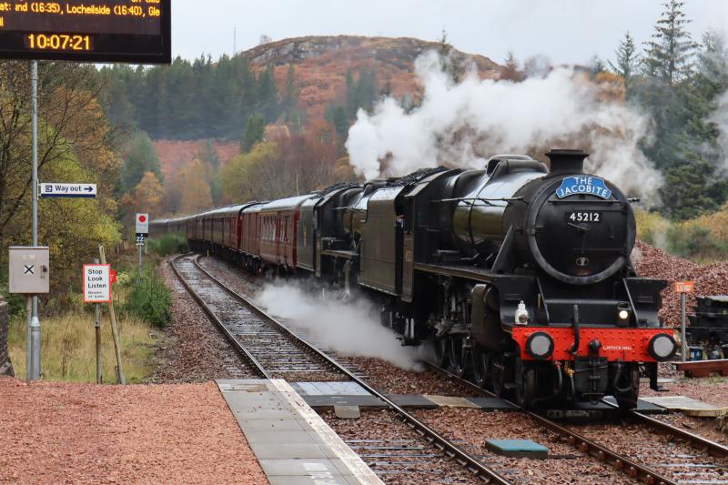 Photo of 45212 + 45407 on 5Z81 ECS to Carnforth