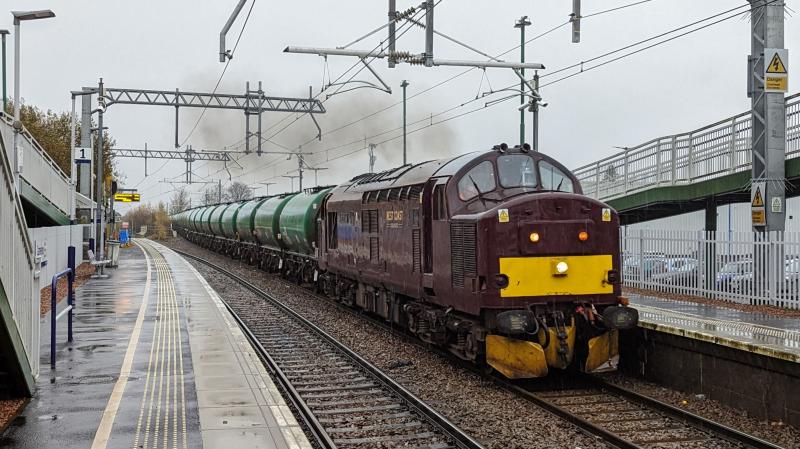 Photo of 37685 on 6B37