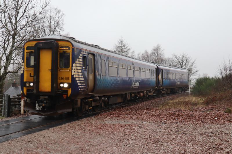 Photo of 156453 Arriving into Bridge of Orchy on 1Y44