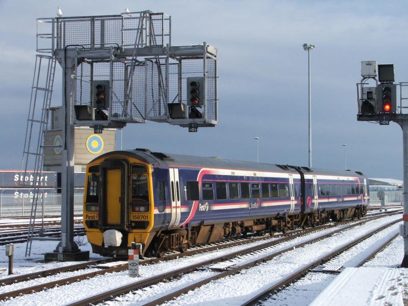 Photo of 158 702 working an Inverness - Elgin service 5 February 2009