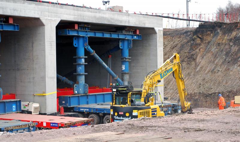 Photo of Ravenscraig Project THE BRIDGE Inormity of Lifting Gear