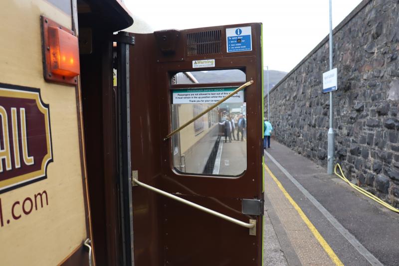 Photo of Statesman Rail Coaches - Window Bar