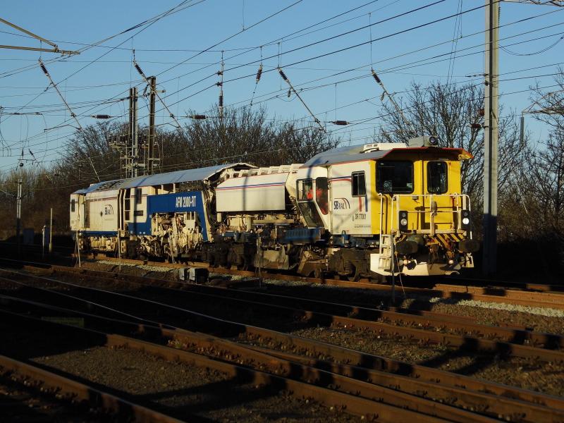 Photo of 77001 track machine Craigentinny 26/12/23