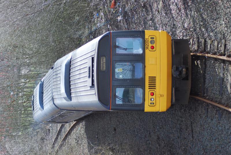 Photo of 142001 Heads onto Glasgow Works 