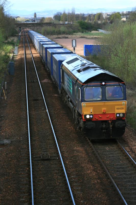 Photo of 66429 on the 4N47 Leaving Perth 11 Apl 09