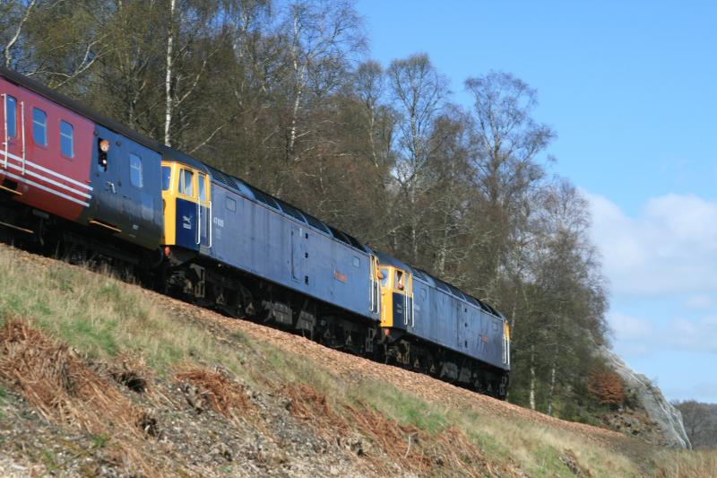 Photo of 47 843 Vulcan and 47 805 Talisman at Dunkeld 