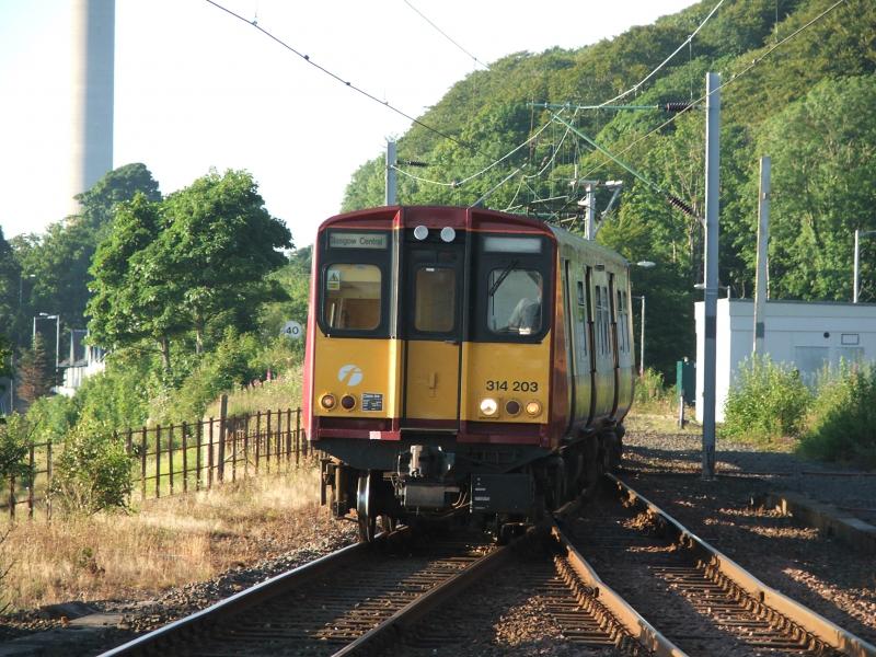 Photo of Class 314 departing