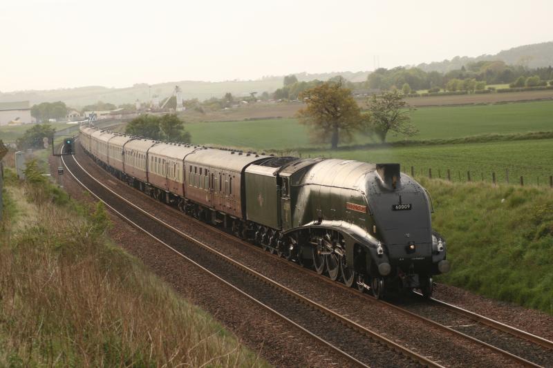 Photo of 60009 passing Turnhouse