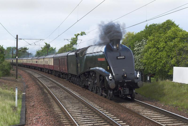 Photo of The Coronation tour approaching Longniddry