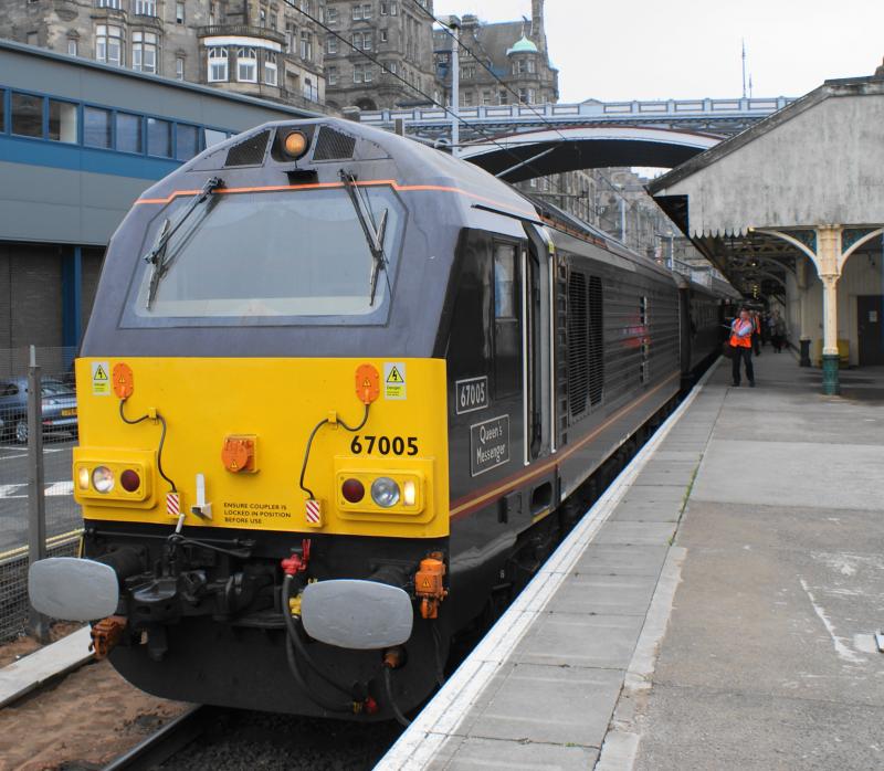 Photo of 67005 - 'Queen's Messenger'