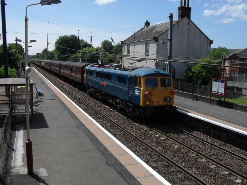 Photo of 87002 Electric Scotsman  through Glengarnock 14:18 