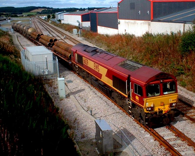 Photo of 66139 shunting at Raiths Farm   24-9-09