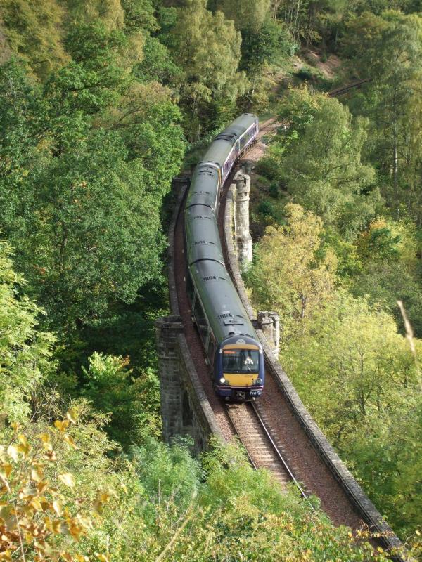 Photo of 170396/158??? on the Killiecrankie viaduct