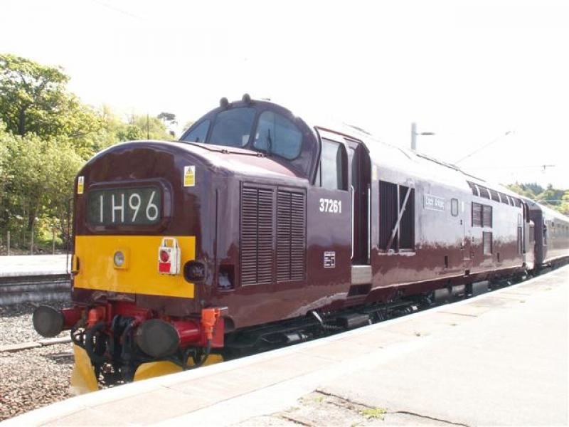 37261: At Wemys Bay on the 16th May 2005 Photo class47man Photo of 37261