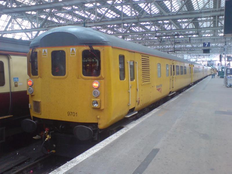 Photo of DBSO 9701 rests in Glasgow Central 