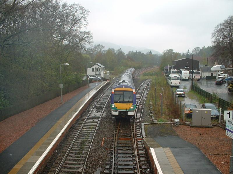 Photo of Class 170 approaching Pitlochry.