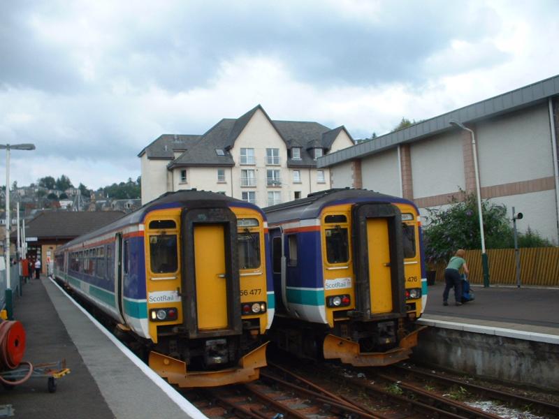 Photo of 156476 and 156477 at Oban