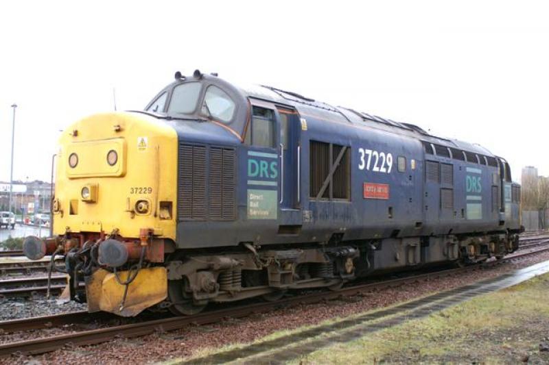 37229: 37229 'Jonty Jarvis' in the yard at Railcare Glasgow on the 22th February 2007 Photo of 37229