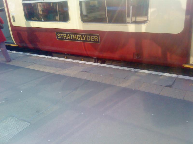 Photo of 318 266 at Partick March 2009