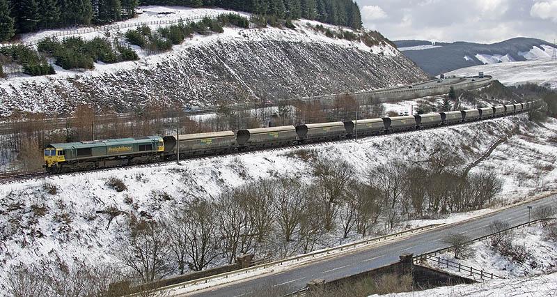 Photo of 66514 on Beattock Bank