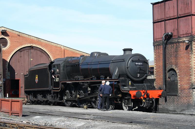 Photo of 44871 on shed at Bo'ness.