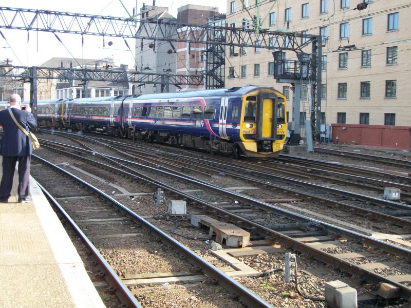 Photo of 158 at Glasgow Central