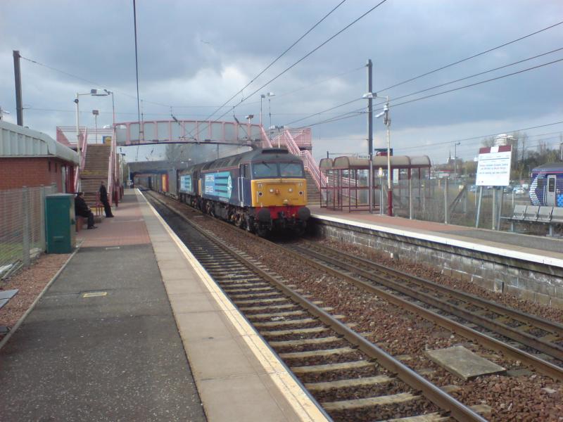 Photo of 57009 & 003 power through Whifflet Station