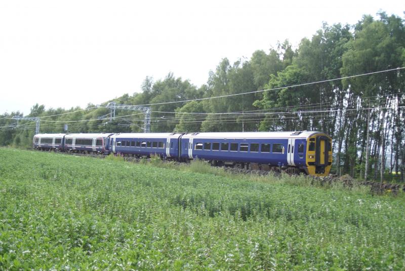 Photo of 158 and 2 car 170395