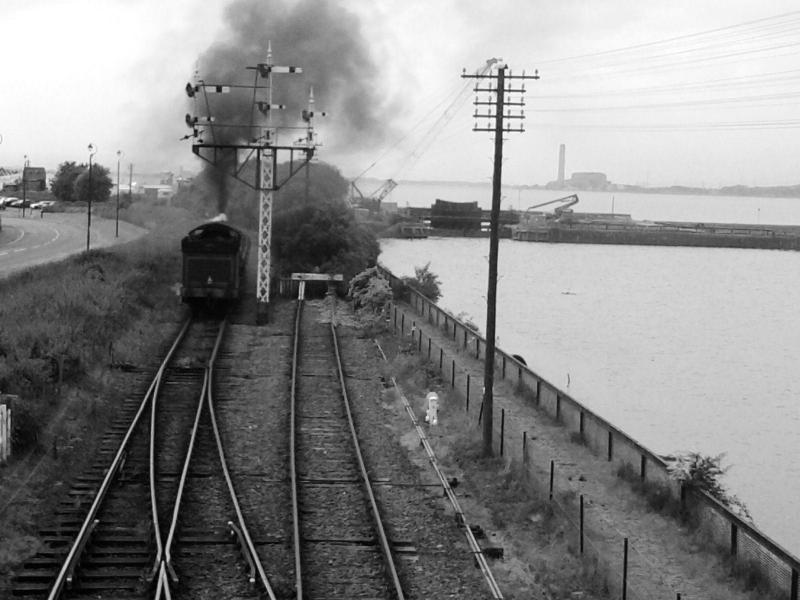 Photo of Morayshire running round at Bo'ness