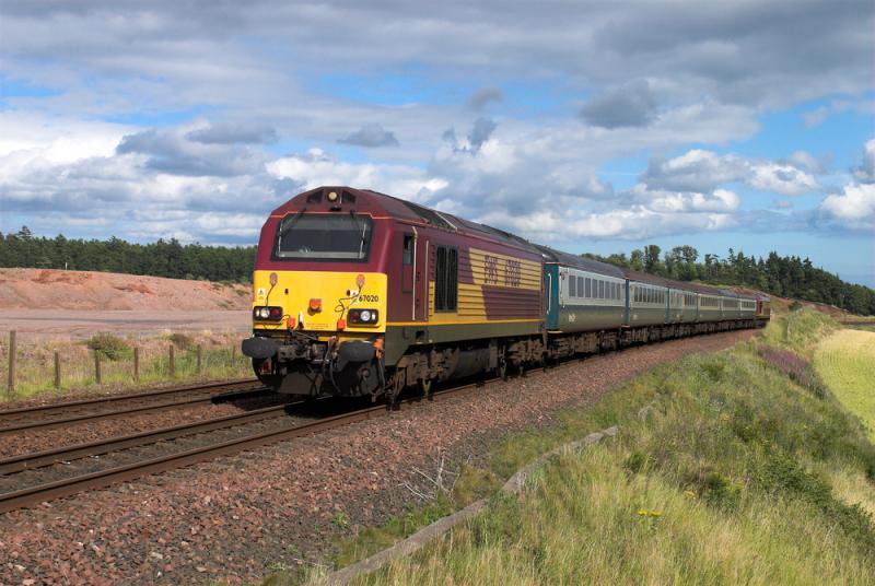 Photo of 67020 and 67021 with 1Z25 Golfex ECS to Dundee