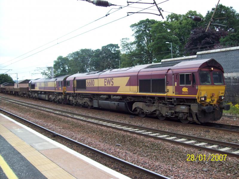 Photo of 66110 and 66106