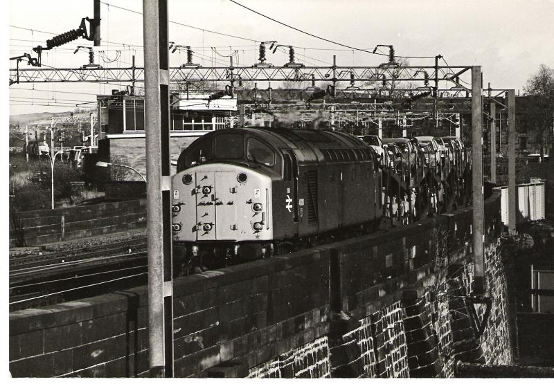 Photo of 40013 paisley 1982