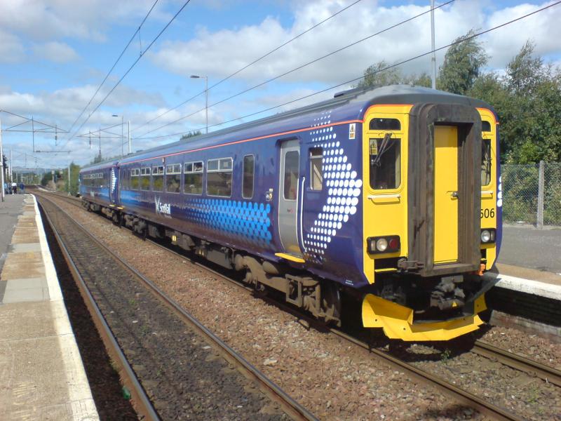 Photo of 156506 at Coatbridge Central