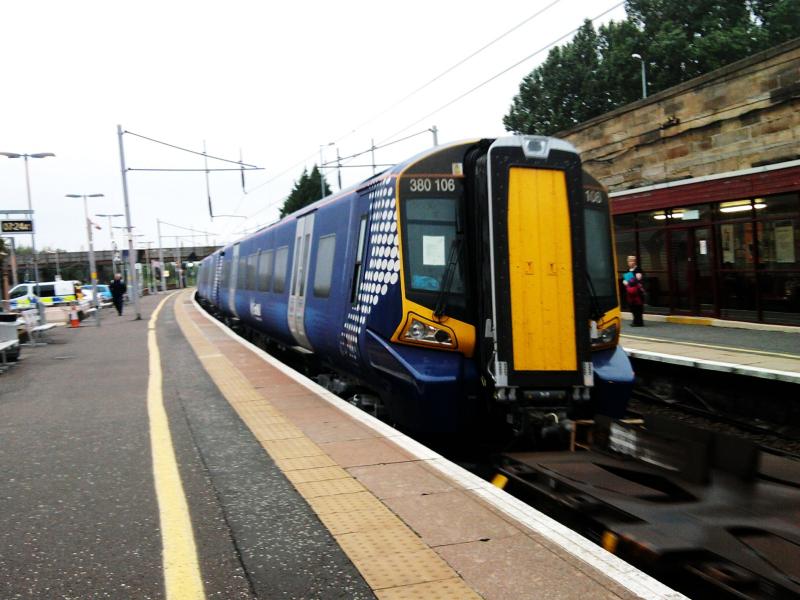 Photo of 380106 at Motherwell