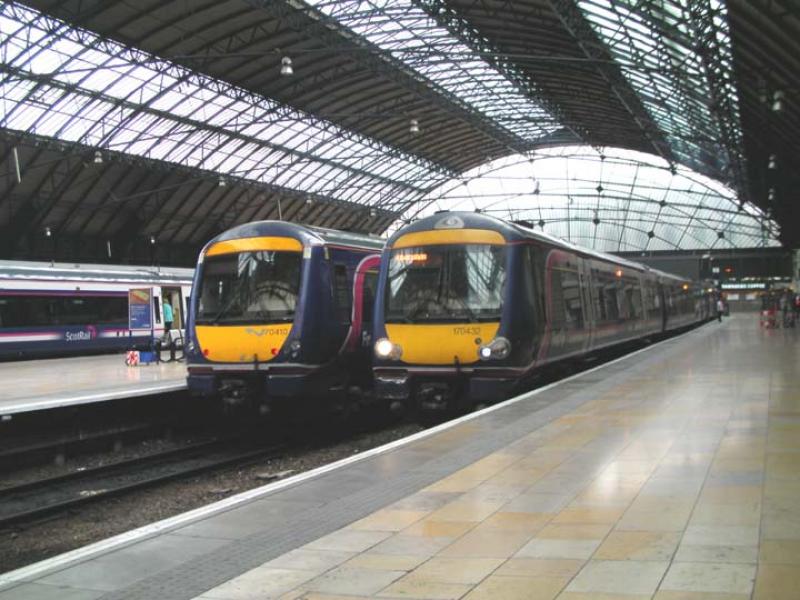 Photo of 170 410 and 170 432 Glasgow Queen Street 06.09.2010