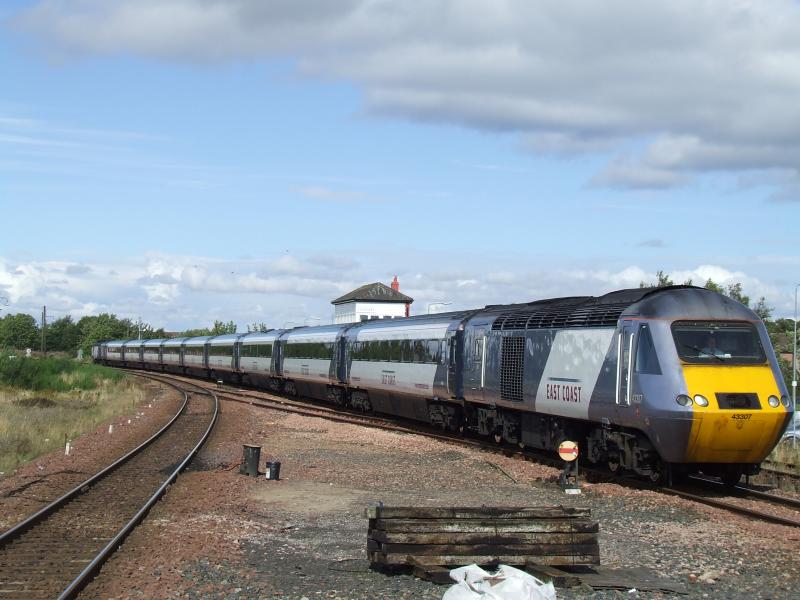 Photo of 43307 arrives at Leuchars