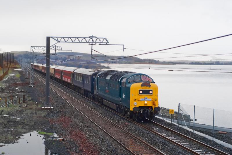 Photo of 1Z47 passing Hillend Loch