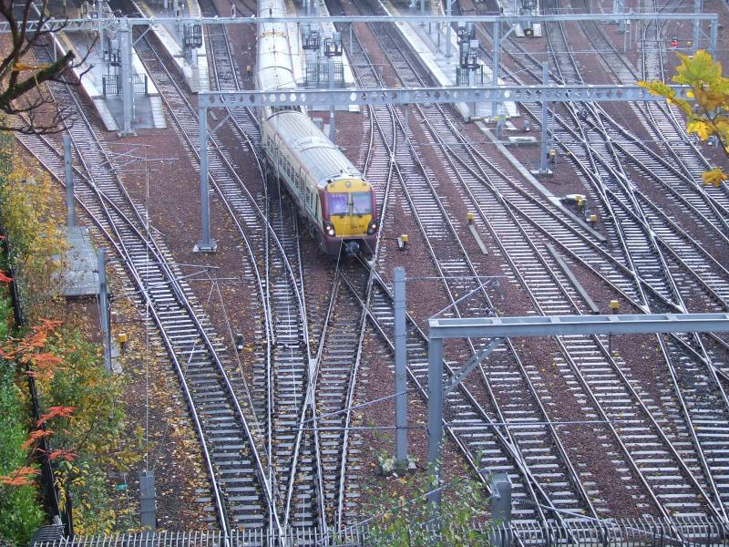 Photo of Class 334 leaving Waverley 2 November 2010