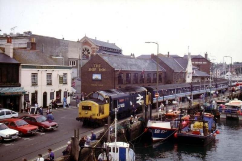 37408 on Weymouth Tramway: 37408 slowly passes along Weymouth Tramway Photo of 37408 on Weymouth Tramway