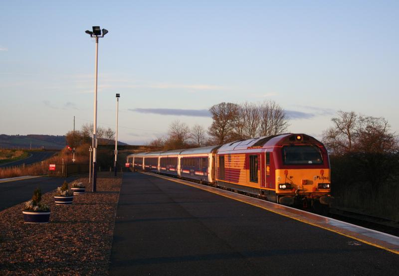 Photo of 67002 arrives at Leuchars with late sleeper