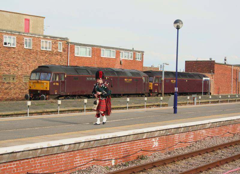 Photo of 47786 47760 and a piper at Cleethorpes