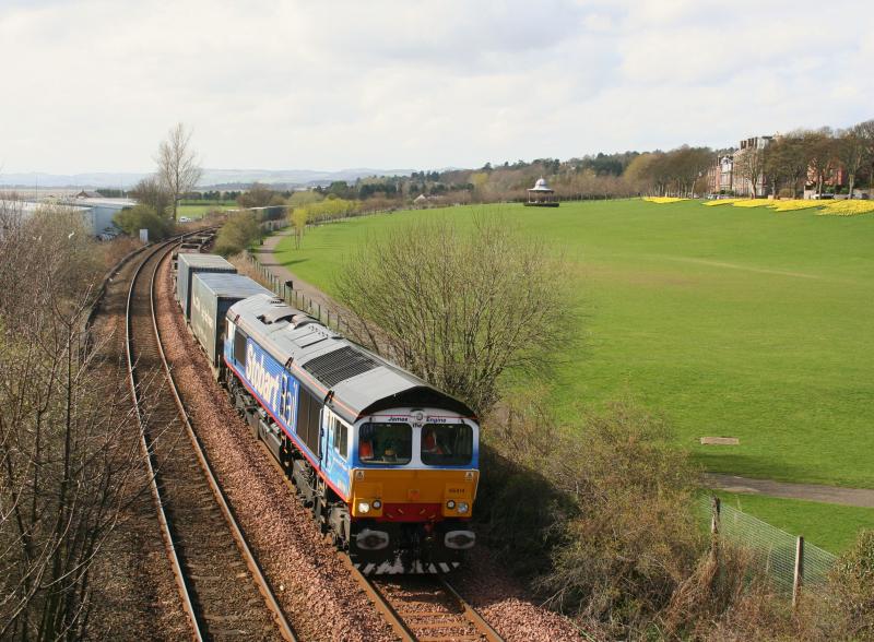 Photo of Stobart Rail 66414 4A13 approaches Dundee