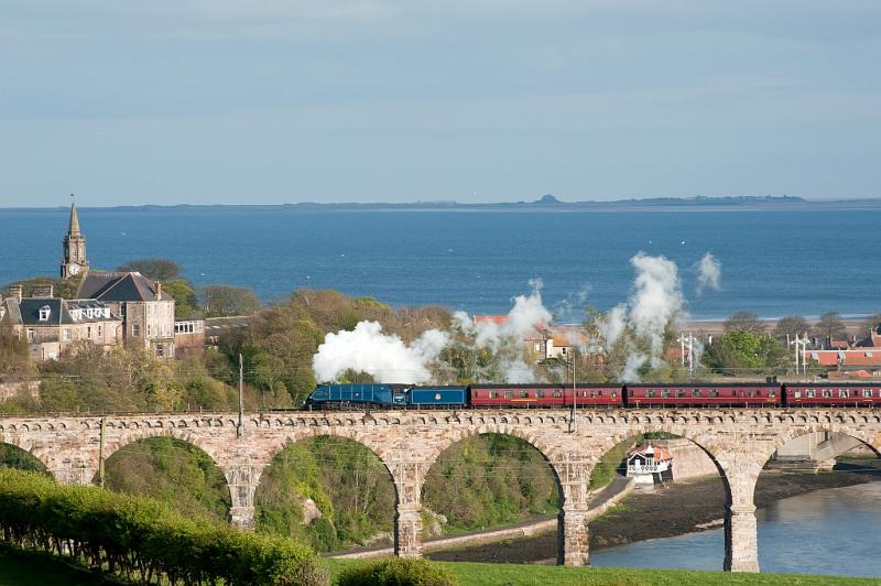 Photo of 60007 crossing the Tweed